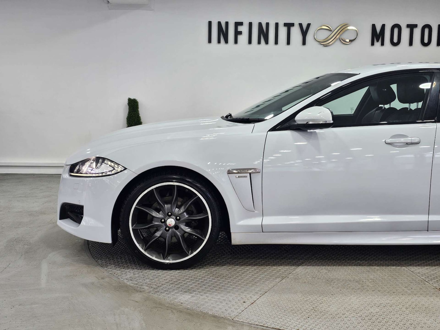 Used Jaguar XF 2015 for sale - 76972381: Photo 22