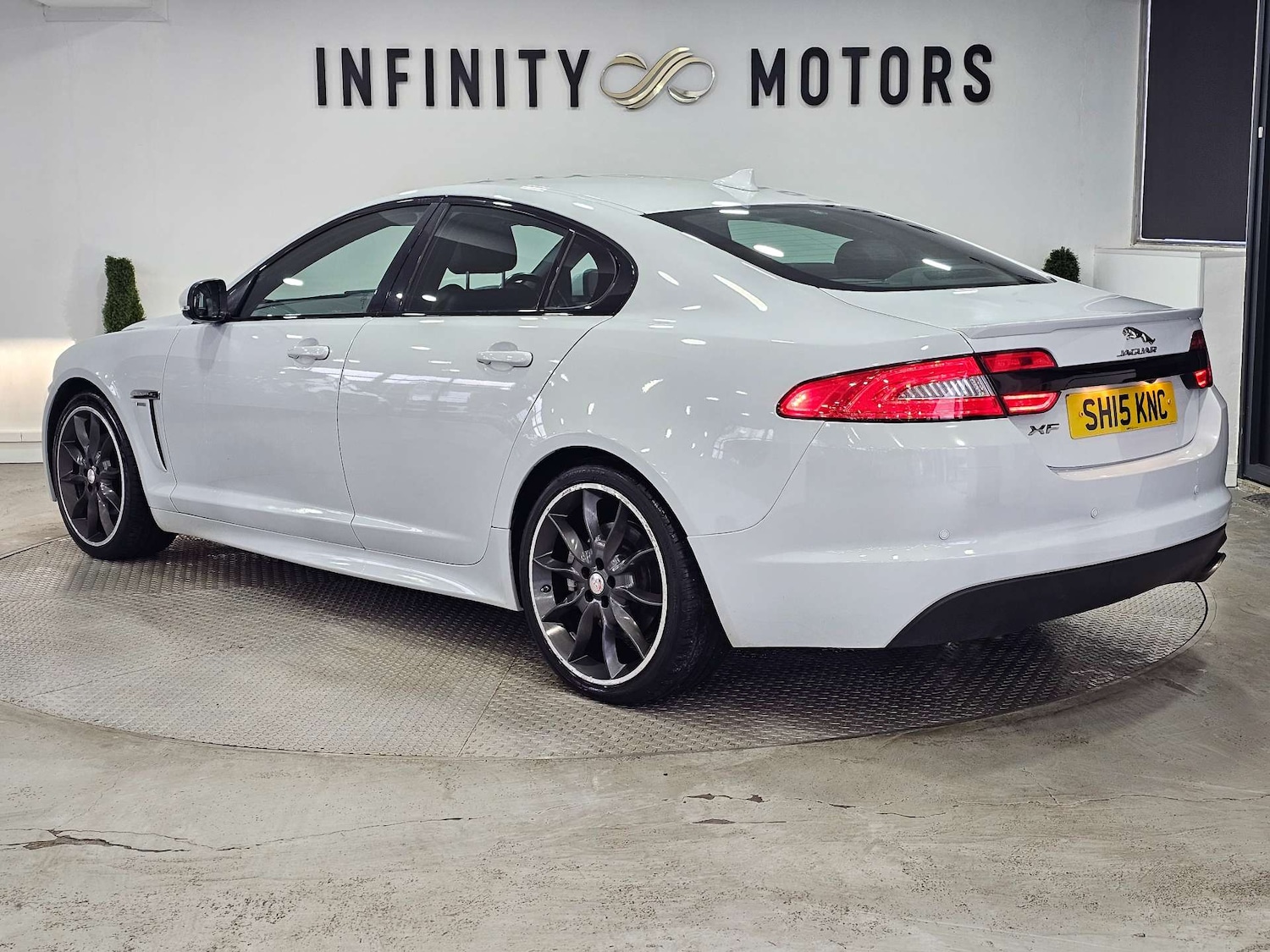 Used Jaguar XF 2015 for sale - 76972381: Photo 27