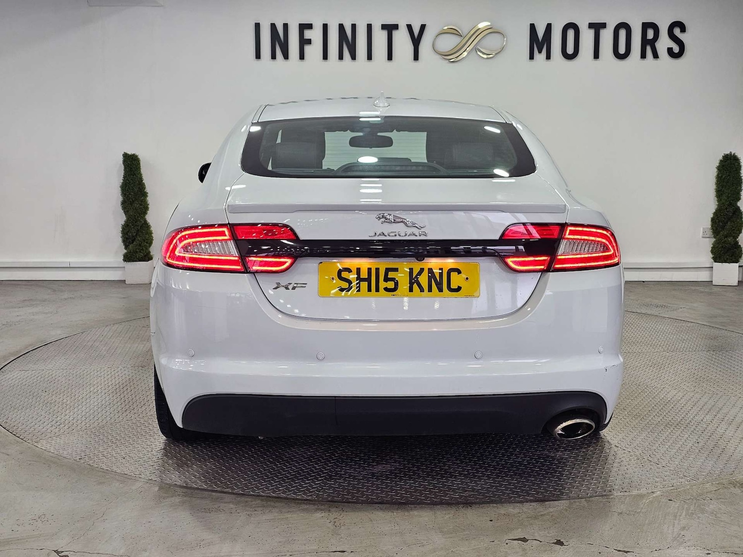 Used Jaguar XF 2015 for sale - 76972381: Photo 29