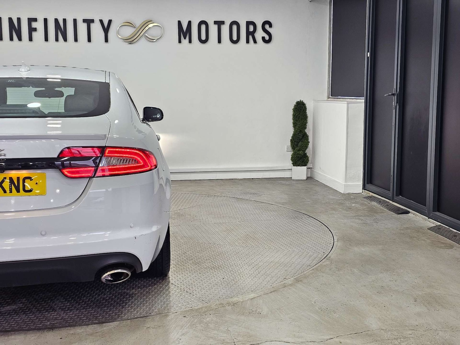 Used Jaguar XF 2015 for sale - 76972381: Photo 30