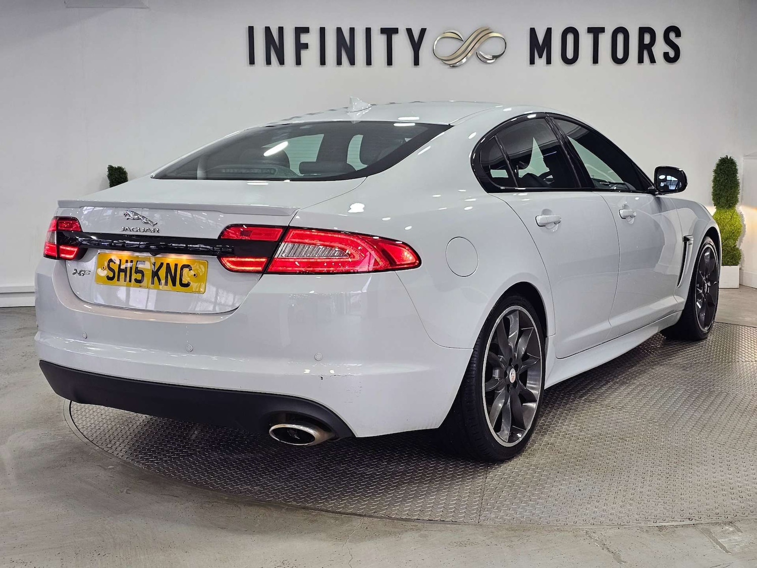 Used Jaguar XF 2015 for sale - 76972381: Photo 33