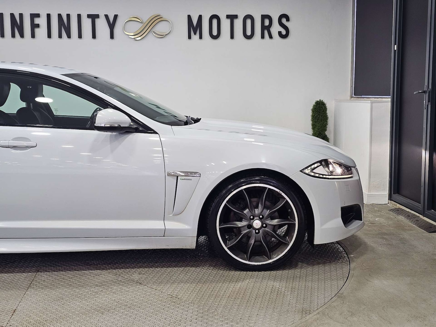 Used Jaguar XF 2015 for sale - 76972381: Photo 36
