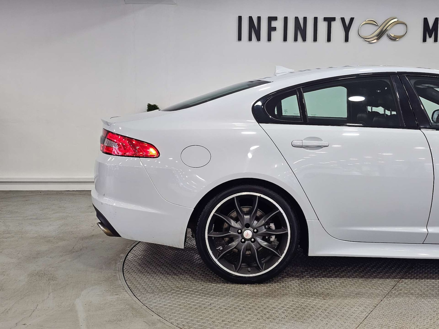 Used Jaguar XF 2015 for sale - 76972381: Photo 37