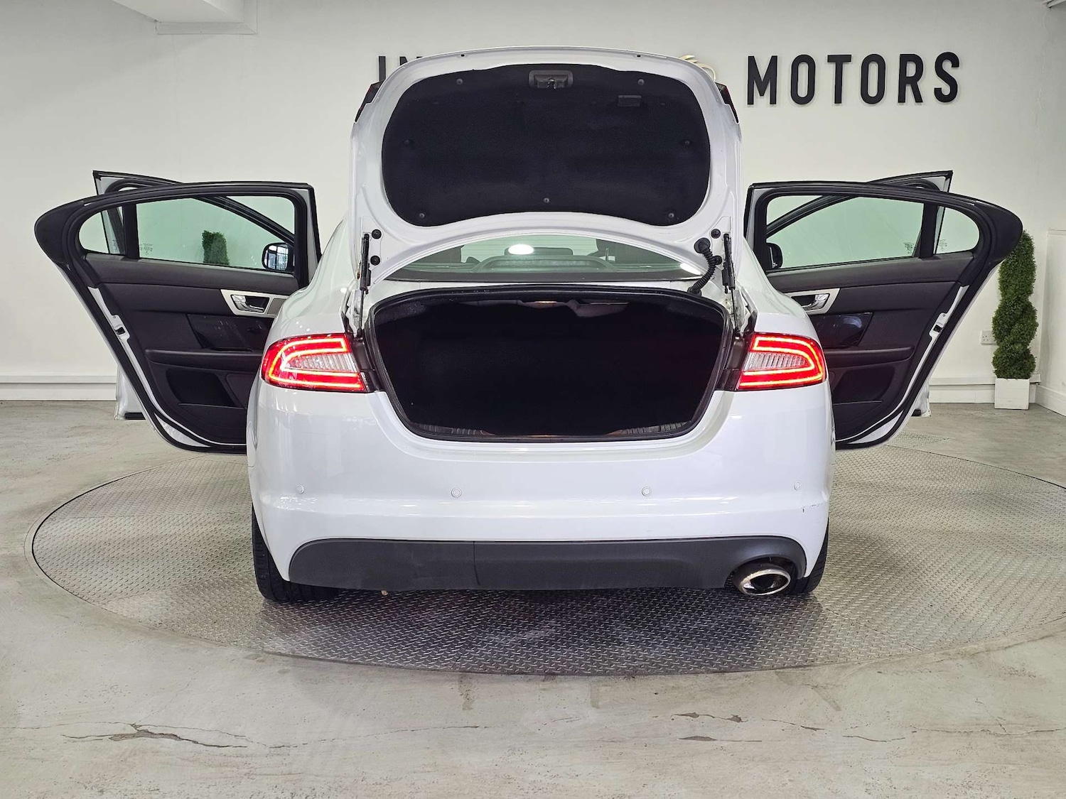 Used Jaguar XF 2015 for sale - 76972381: Photo 48