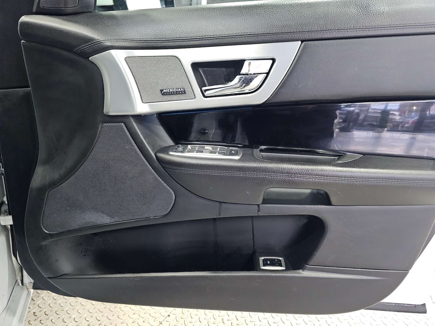 Used Jaguar XF 2015 for sale - 76972381: Photo 53