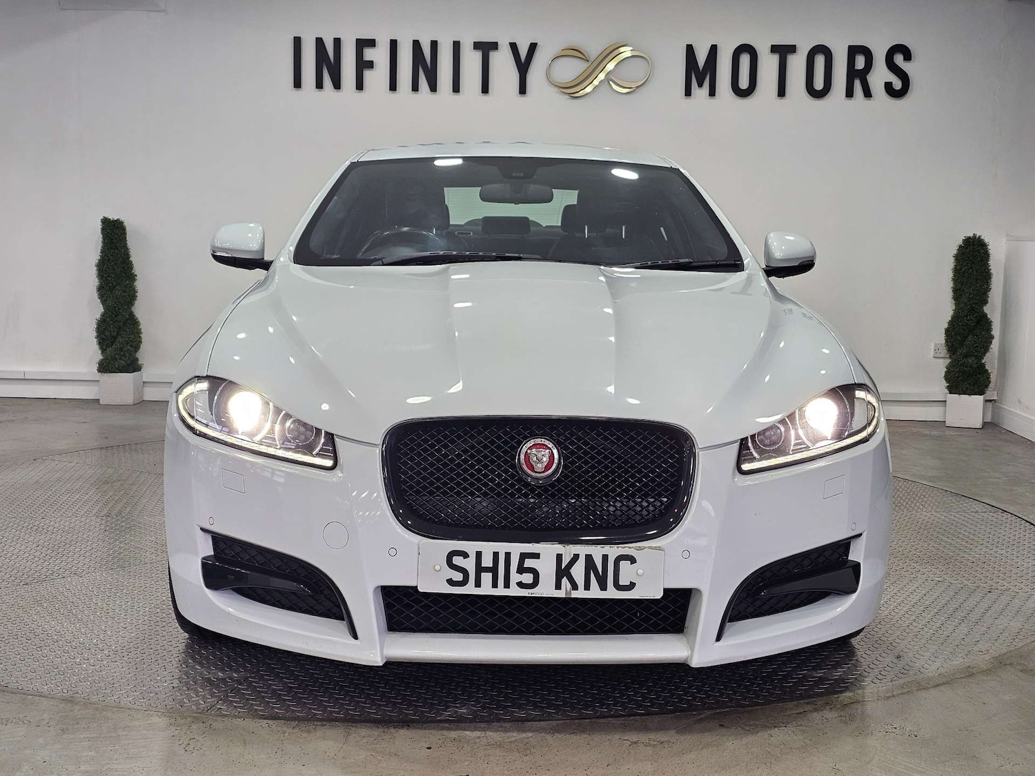 Used Jaguar XF 2015 for sale - 76972381: Photo 6