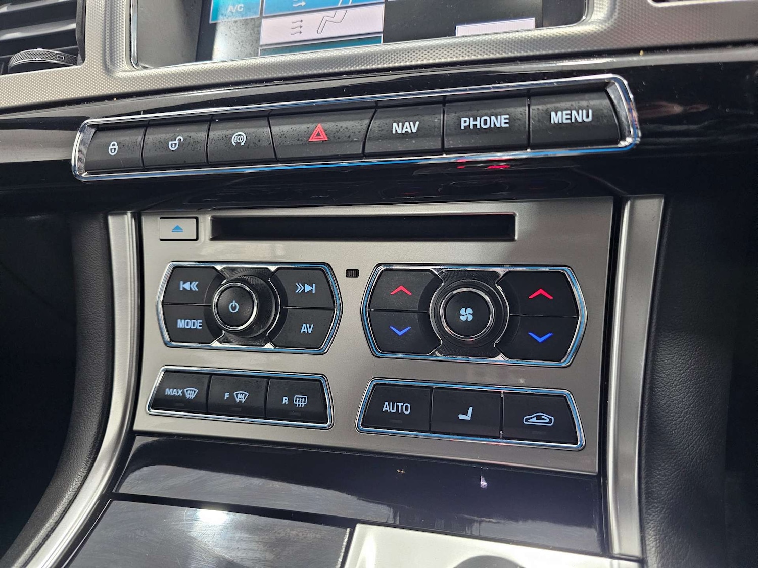 Used Jaguar XF 2015 for sale - 76972381: Photo 66