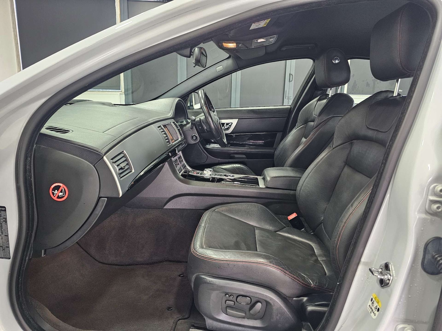 Used Jaguar XF 2015 for sale - 76972381: Photo 89