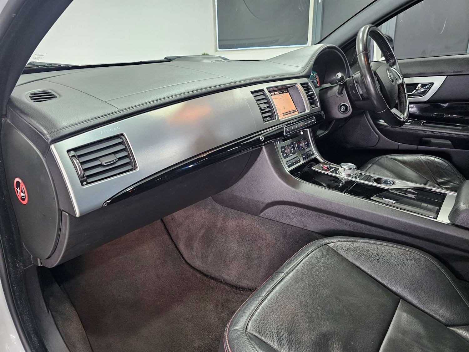 Used Jaguar XF 2015 for sale - 76972381: Photo 90