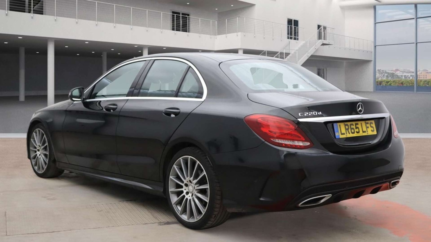 Used Mercedes-Benz C Class 2015 for sale - 77845582: Photo 4