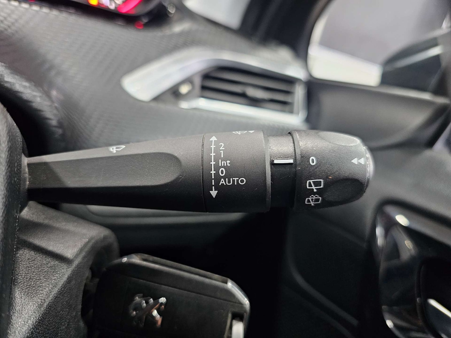 Used Peugeot 2008 2018 for sale - 76972462: Photo 59