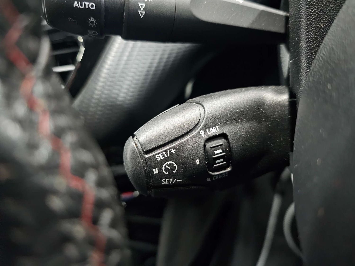 Used Peugeot 2008 2018 for sale - 76972462: Photo 61