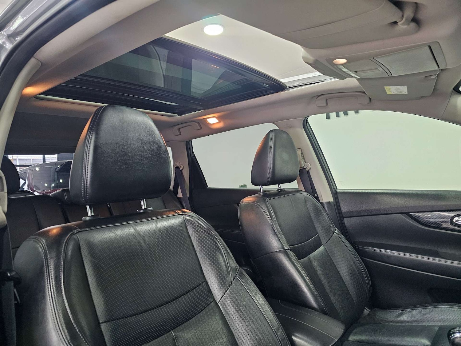 Used Nissan X-Trail 2018 for sale - 78045074: Photo 2