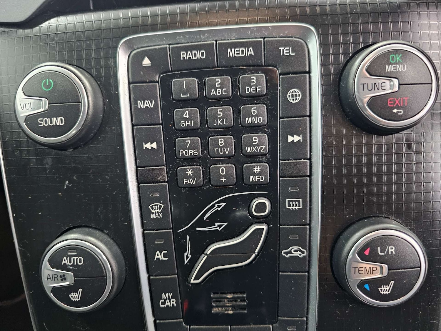 Used Volvo V40 2017 for sale - 78143865: Photo 10