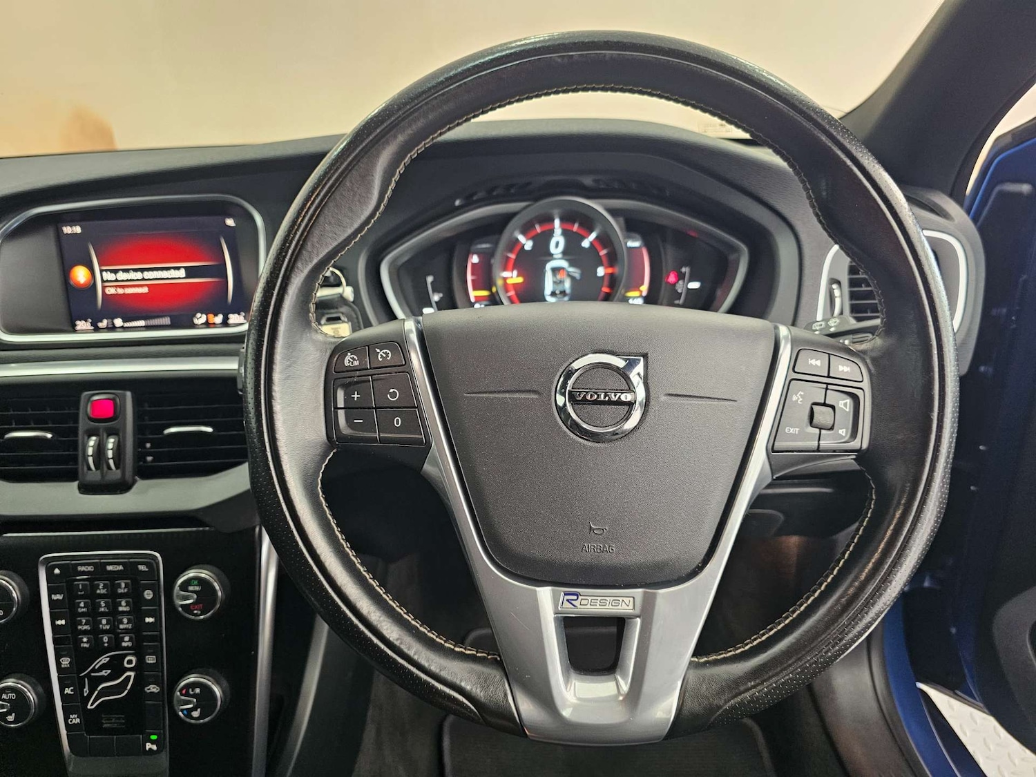 Used Volvo V40 2017 for sale - 78143865: Photo 19