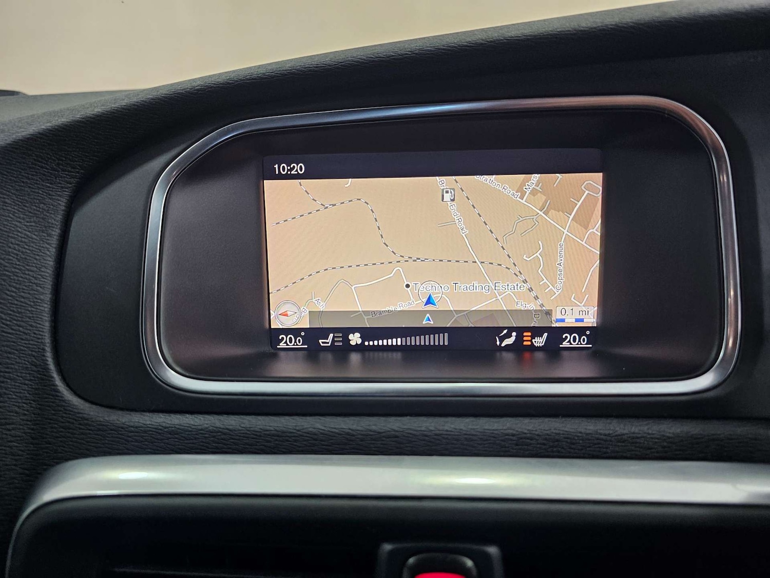 Used Volvo V40 2017 for sale - 78143865: Photo 2