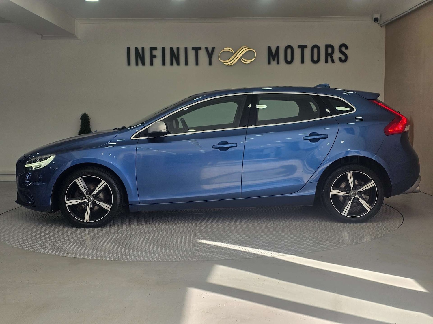 Used Volvo V40 2017 for sale - 78143865: Photo 20
