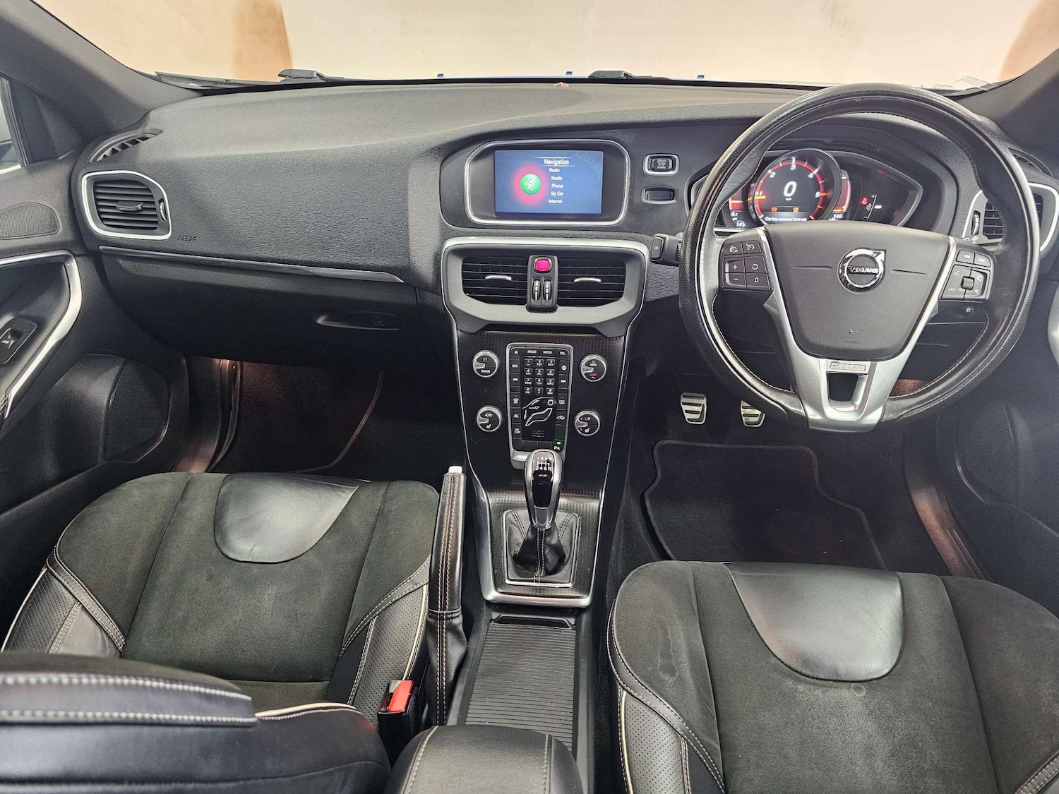 Used Volvo V40 2017 for sale - 78143865: Photo 23