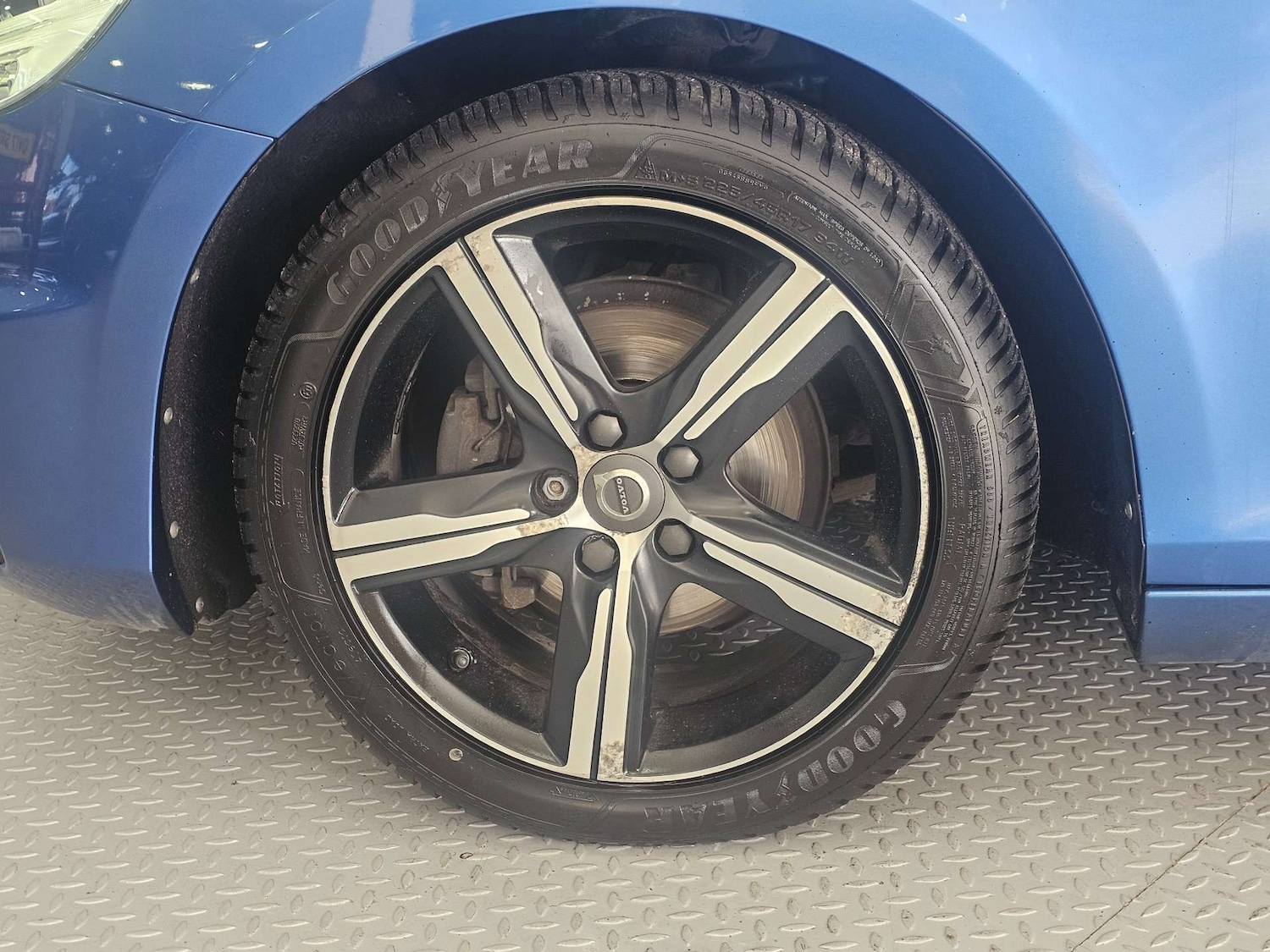 Used Volvo V40 2017 for sale - 78143865: Photo 25