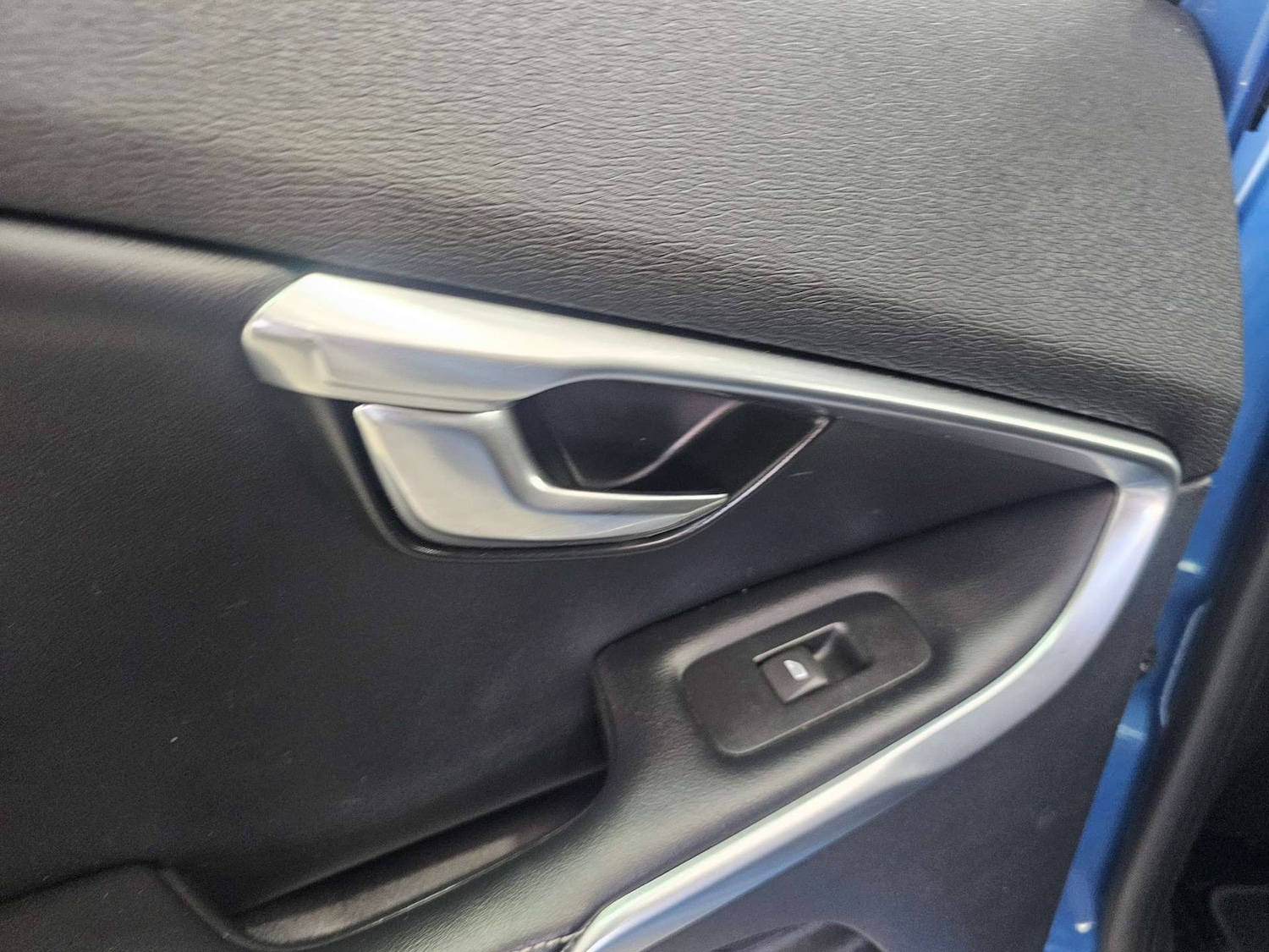 Used Volvo V40 2017 for sale - 78143865: Photo 34