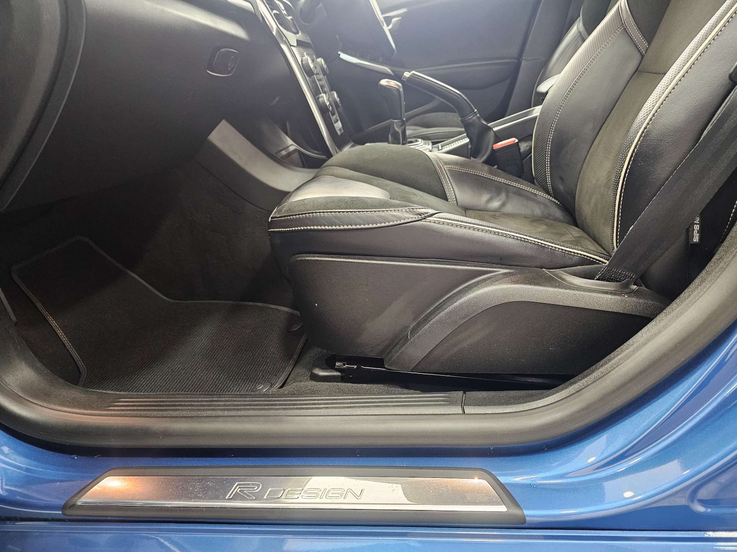 Used Volvo V40 2017 for sale - 78143865: Photo 36