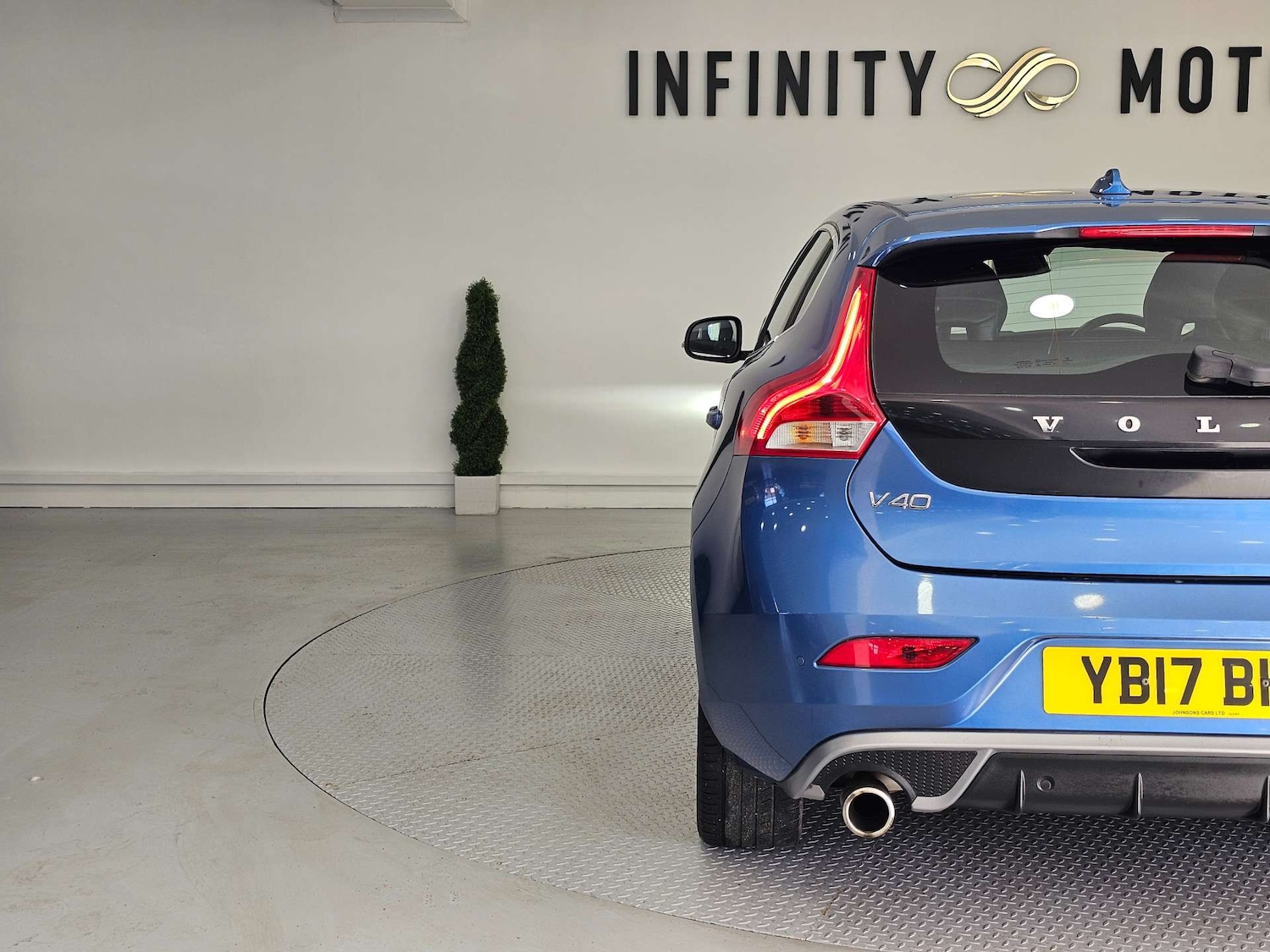 Used Volvo V40 2017 for sale - 78143865: Photo 37