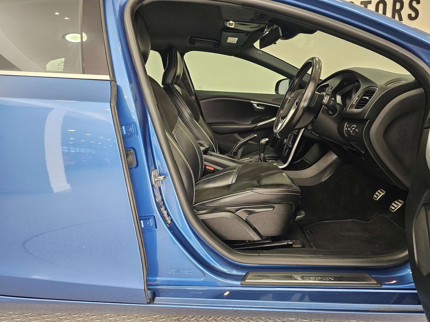 Used Volvo V40 2017 for sale - 78143865: Photo 42