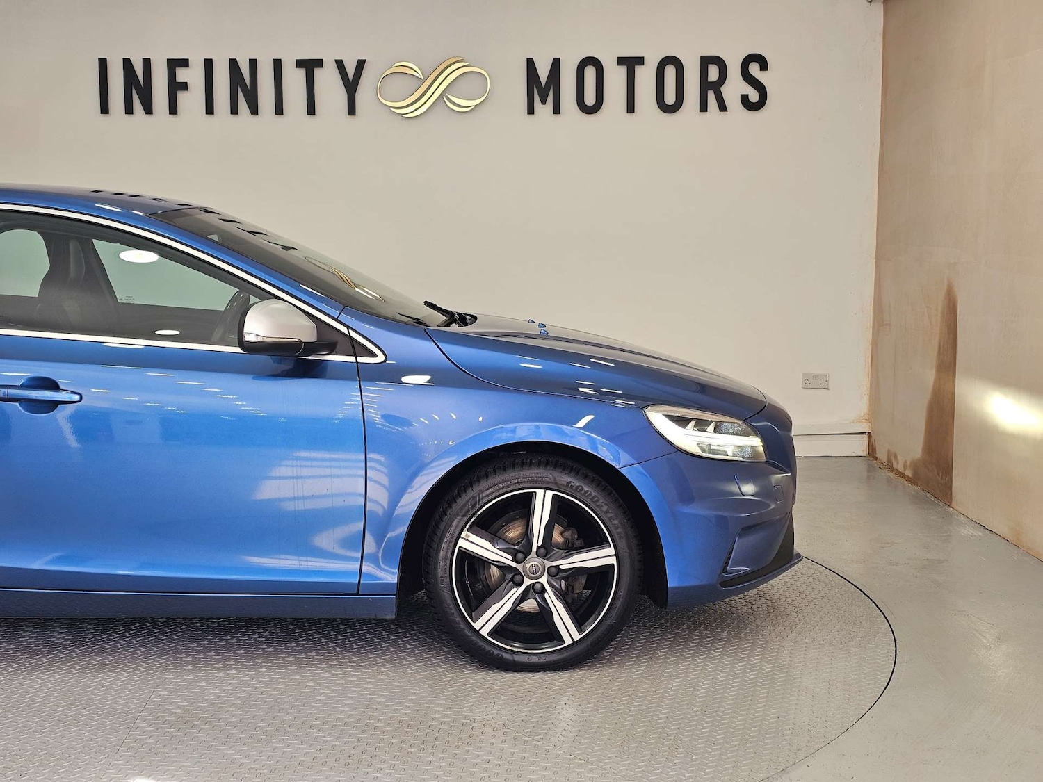 Used Volvo V40 2017 for sale - 78143865: Photo 48