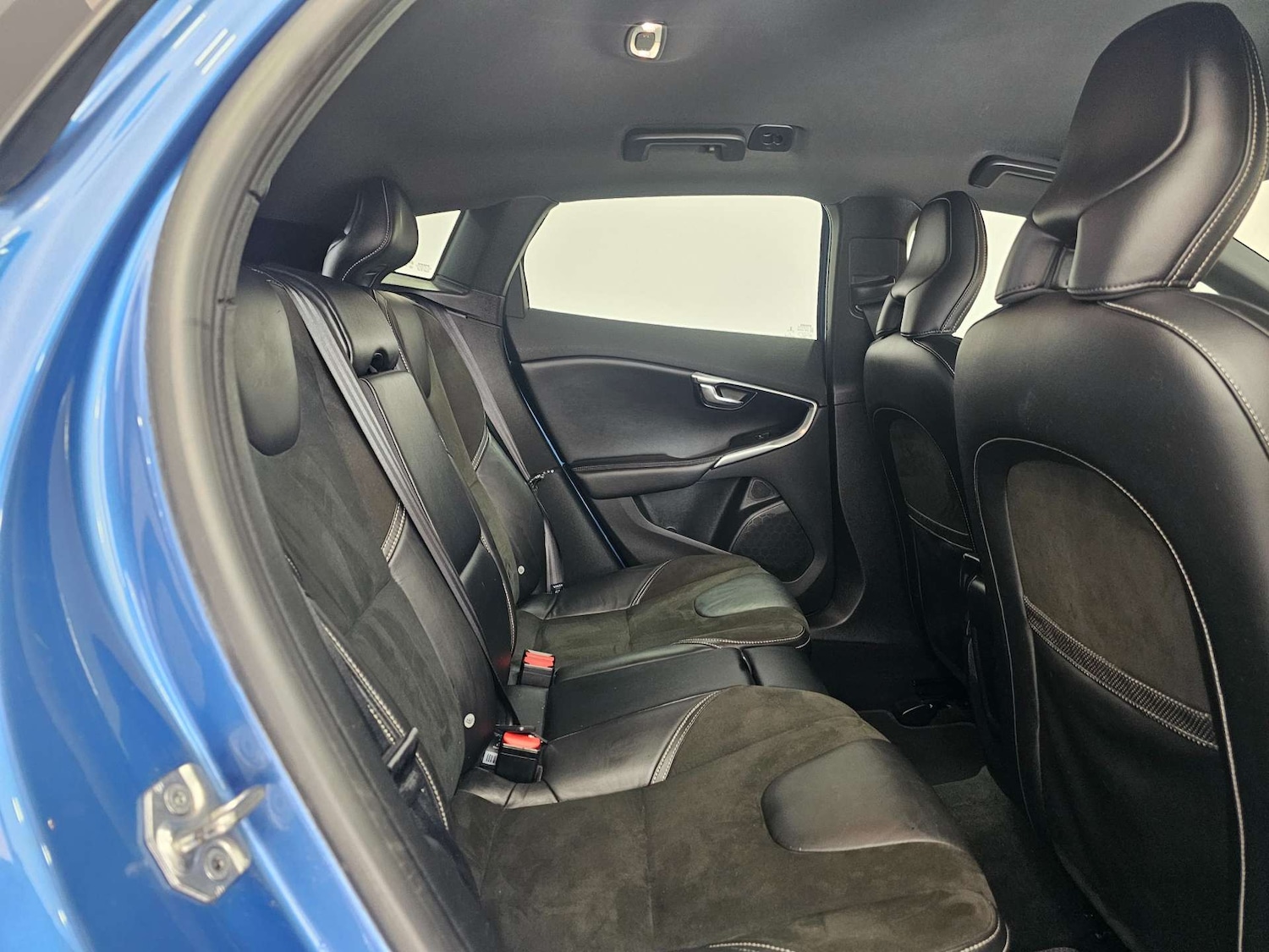 Used Volvo V40 2017 for sale - 78143865: Photo 57