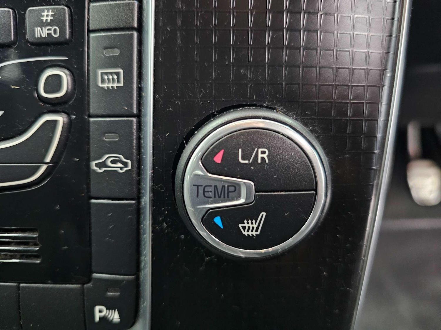 Used Volvo V40 2017 for sale - 78143865: Photo 58