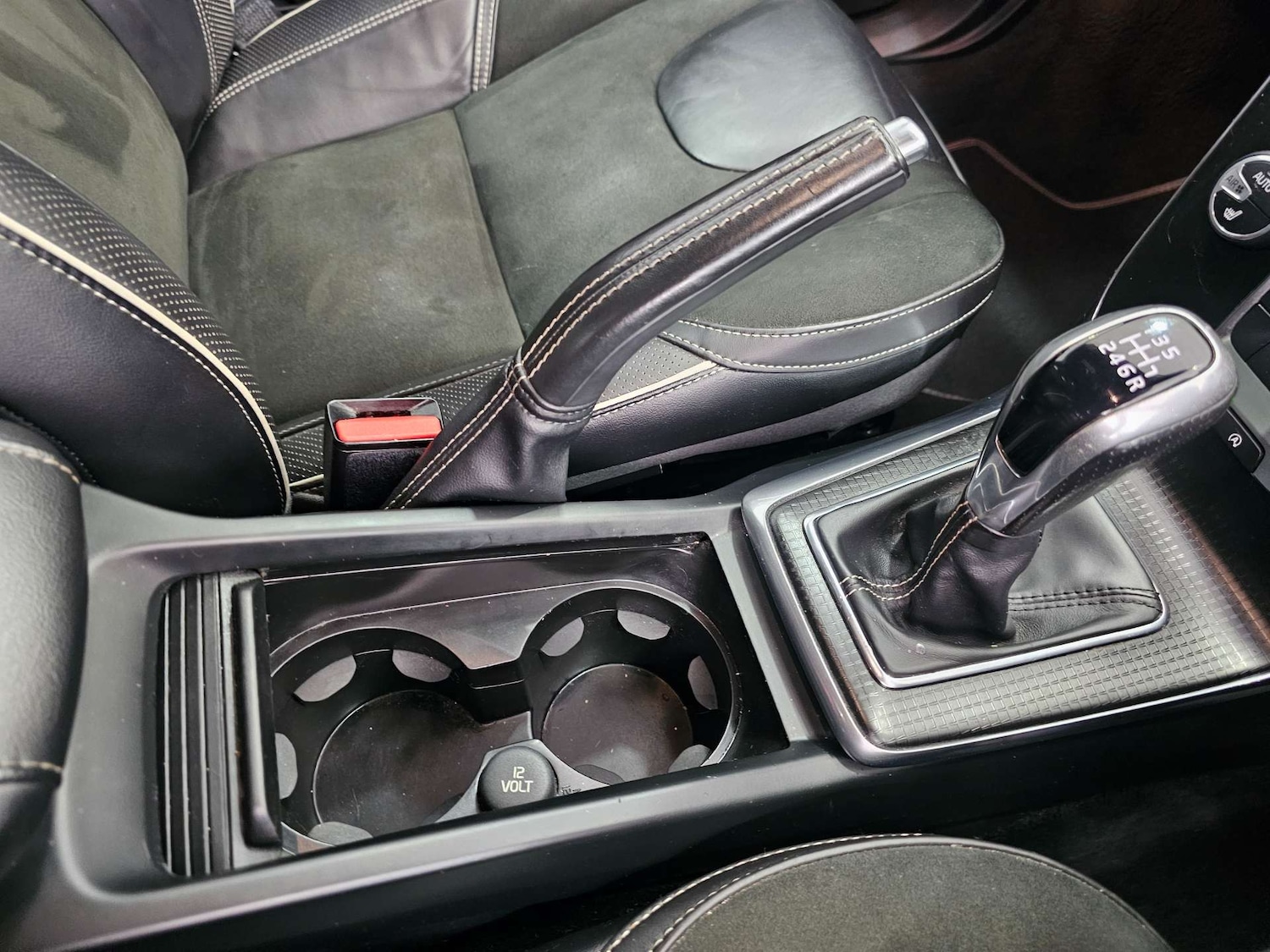 Used Volvo V40 2017 for sale - 78143865: Photo 66