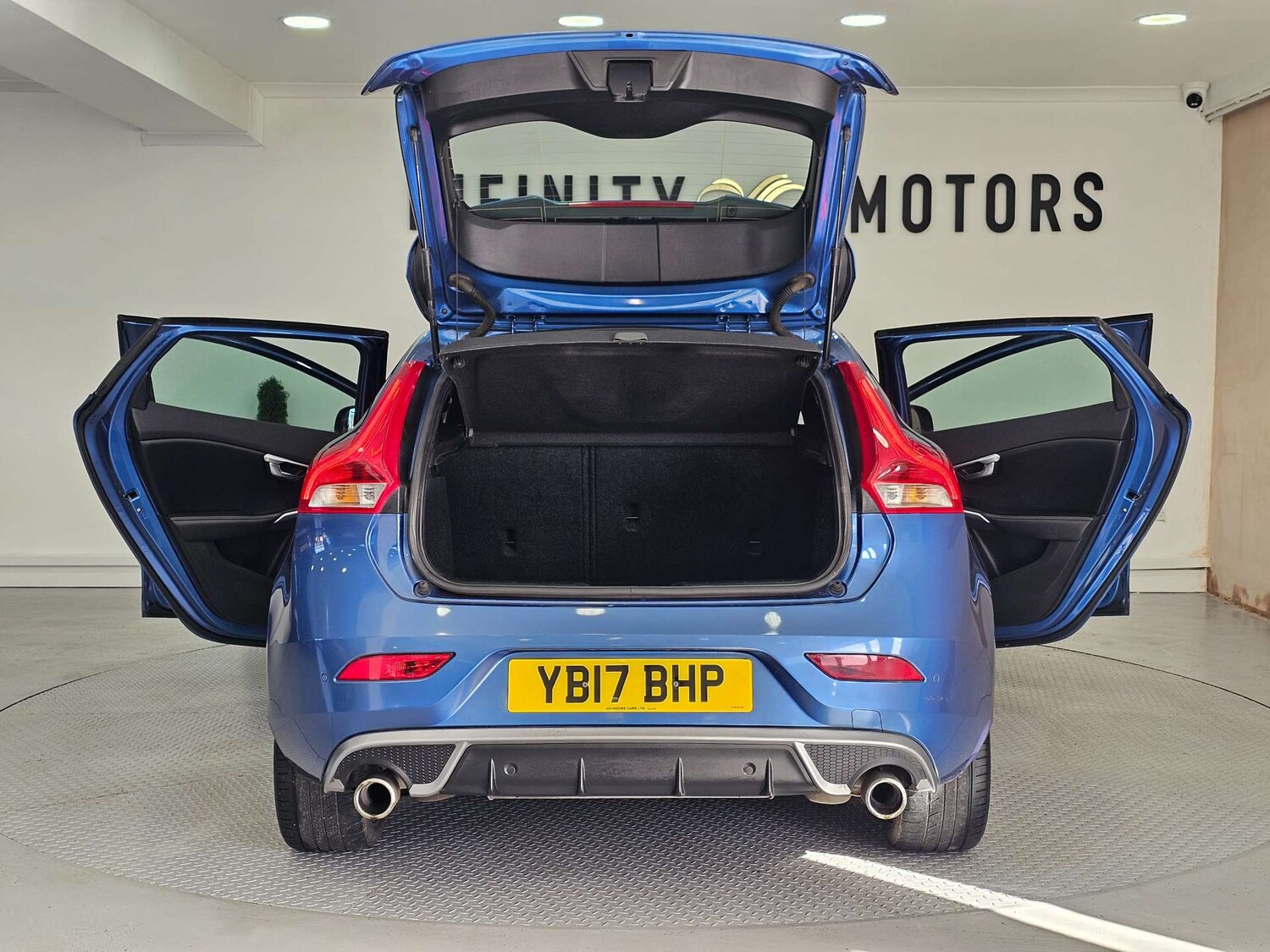 Used Volvo V40 2017 for sale - 78143865: Photo 67