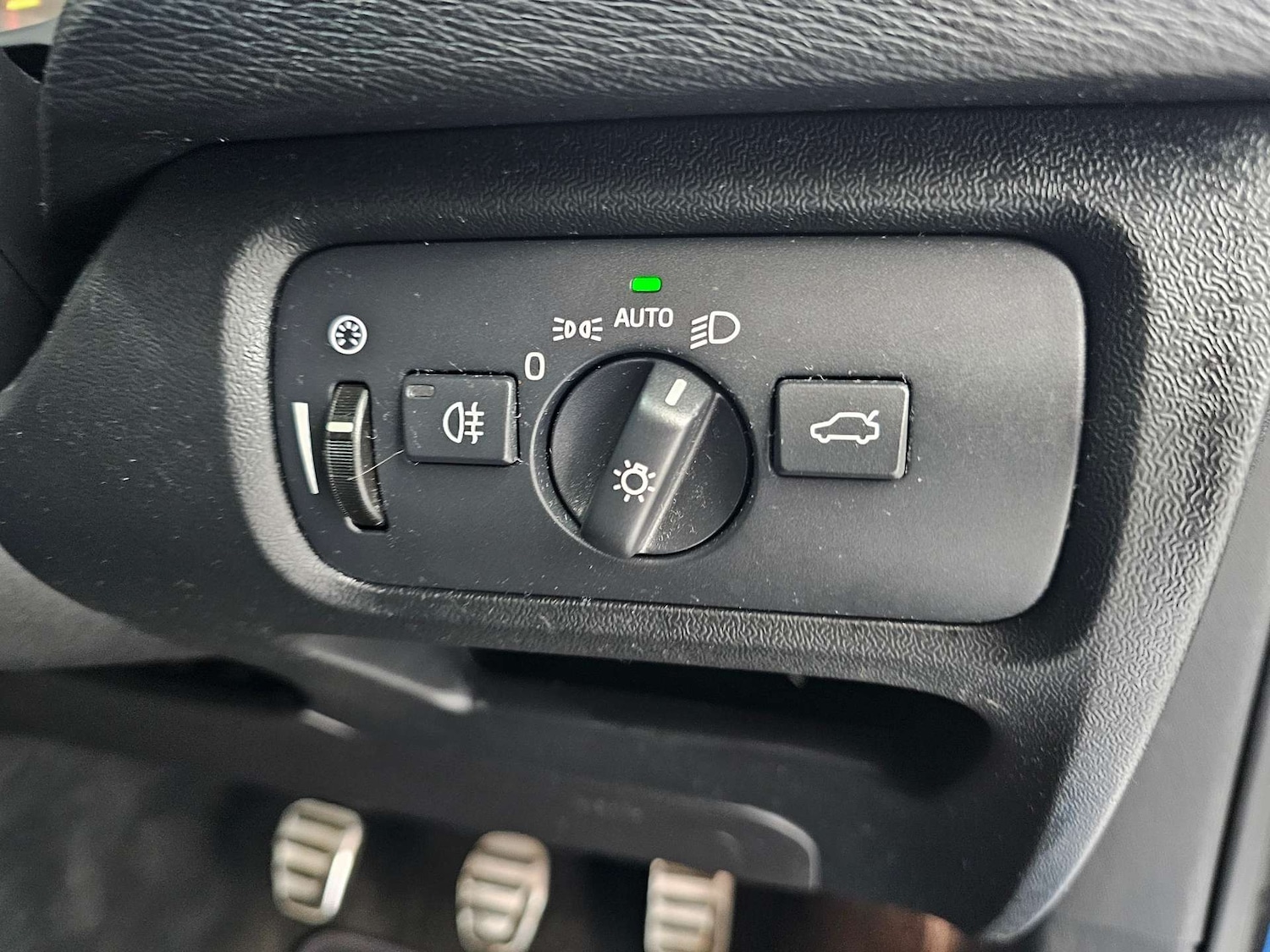 Used Volvo V40 2017 for sale - 78143865: Photo 7