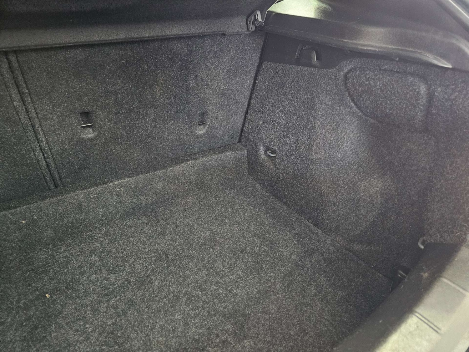 Used Volvo V40 2017 for sale - 78143865: Photo 73