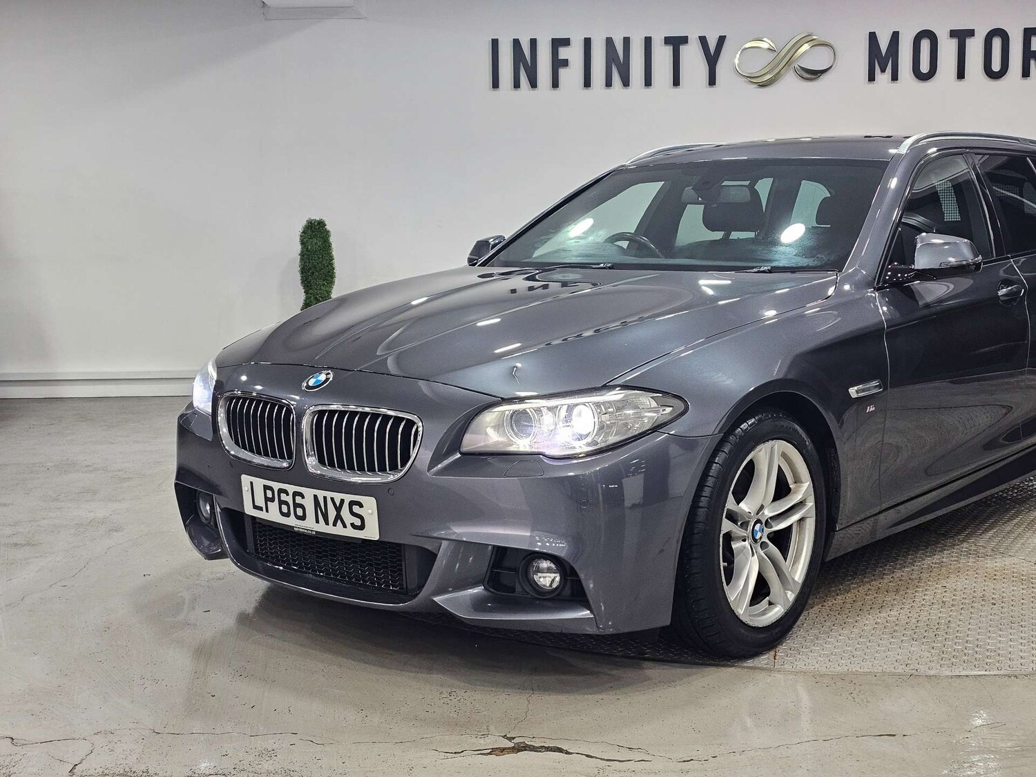 Used BMW 5 Series 2017 for sale - 77688288: Photo 11