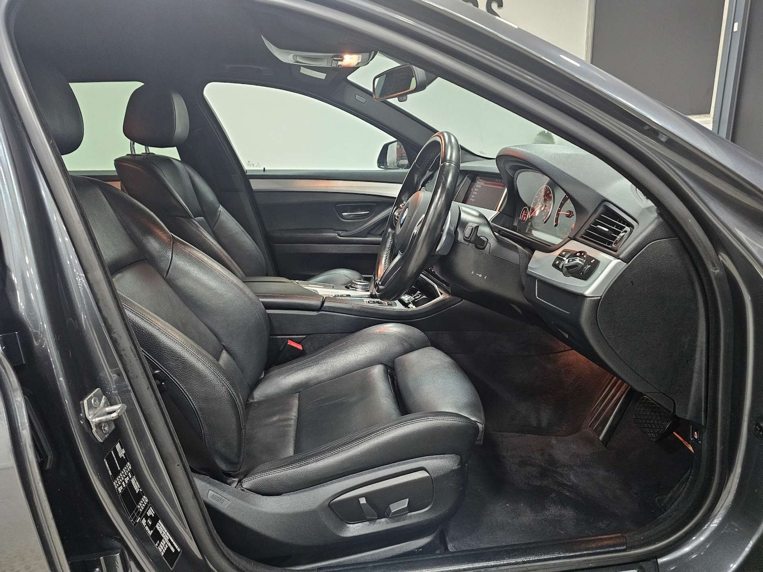 Used BMW 5 Series 2017 for sale - 77688288: Photo 3