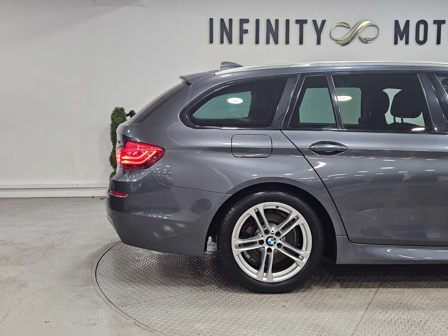 Used BMW 5 Series 2017 for sale - 77688288: Photo 32