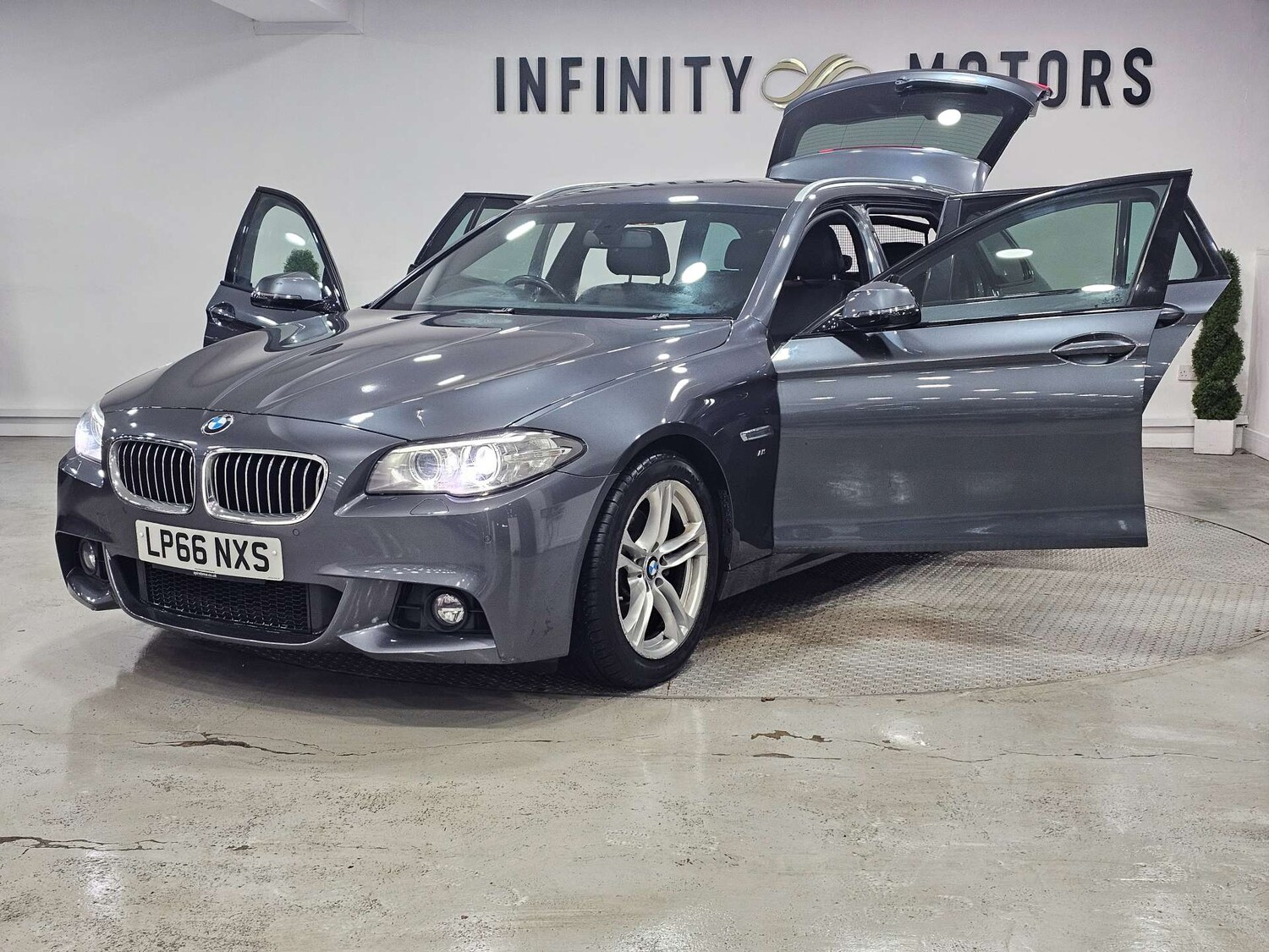 Used BMW 5 Series 2017 for sale - 77688288: Photo 39