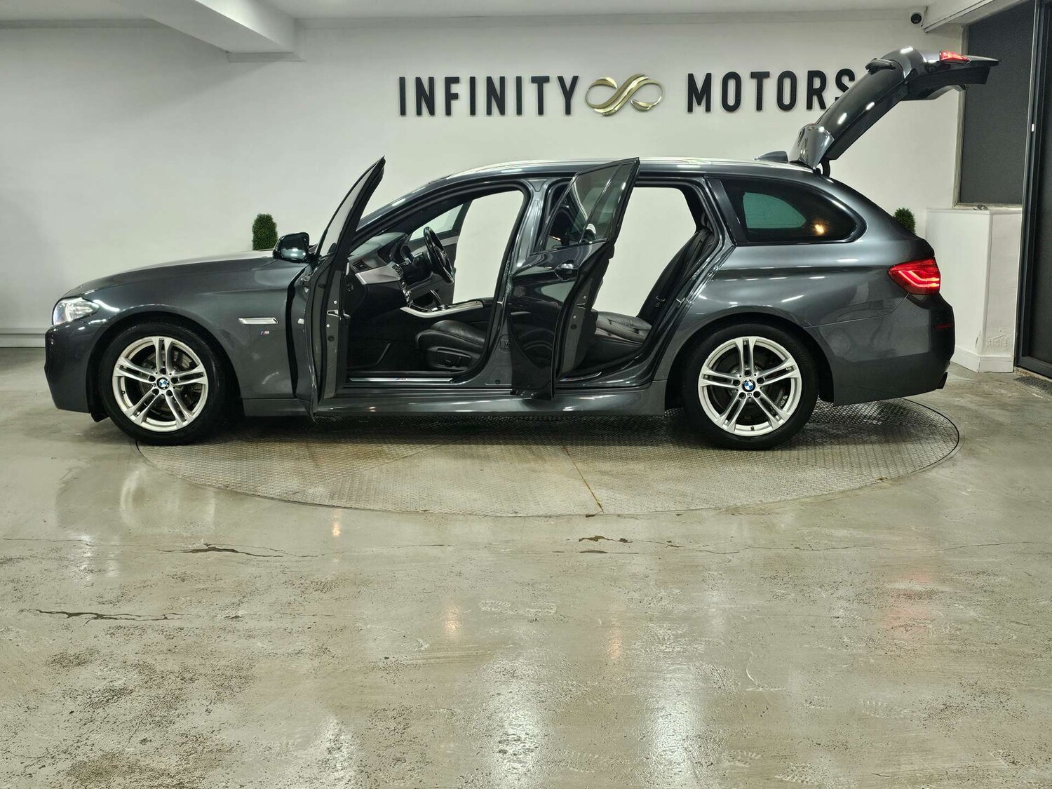 Used BMW 5 Series 2017 for sale - 77688288: Photo 40