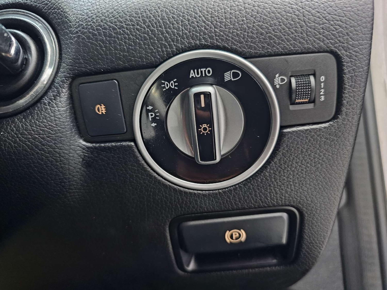 Used Mercedes-Benz SLK 2012 for sale - 78190073: Photo 58