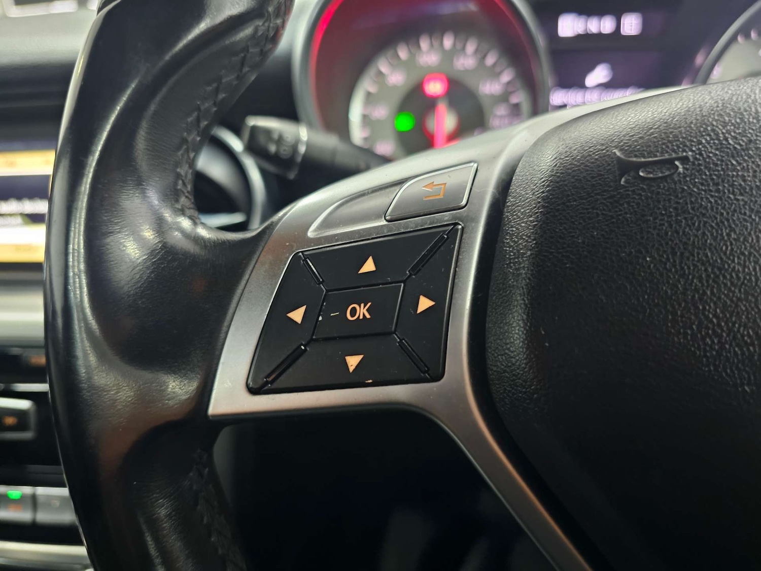 Used Mercedes-Benz SLK 2012 for sale - 78190073: Photo 60