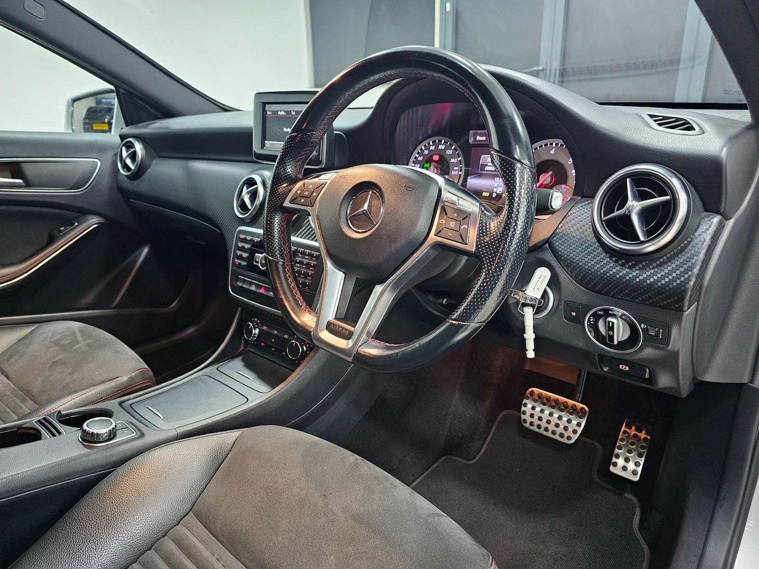 Used Mercedes-Benz A-Class 2014 for sale - 77161974: Photo 3