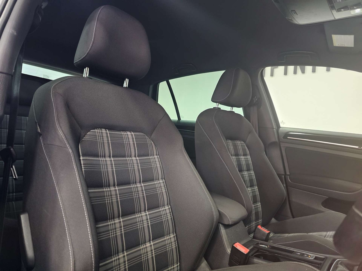 Used Volkswagen Golf 2014 for sale - 77638757: Photo 10