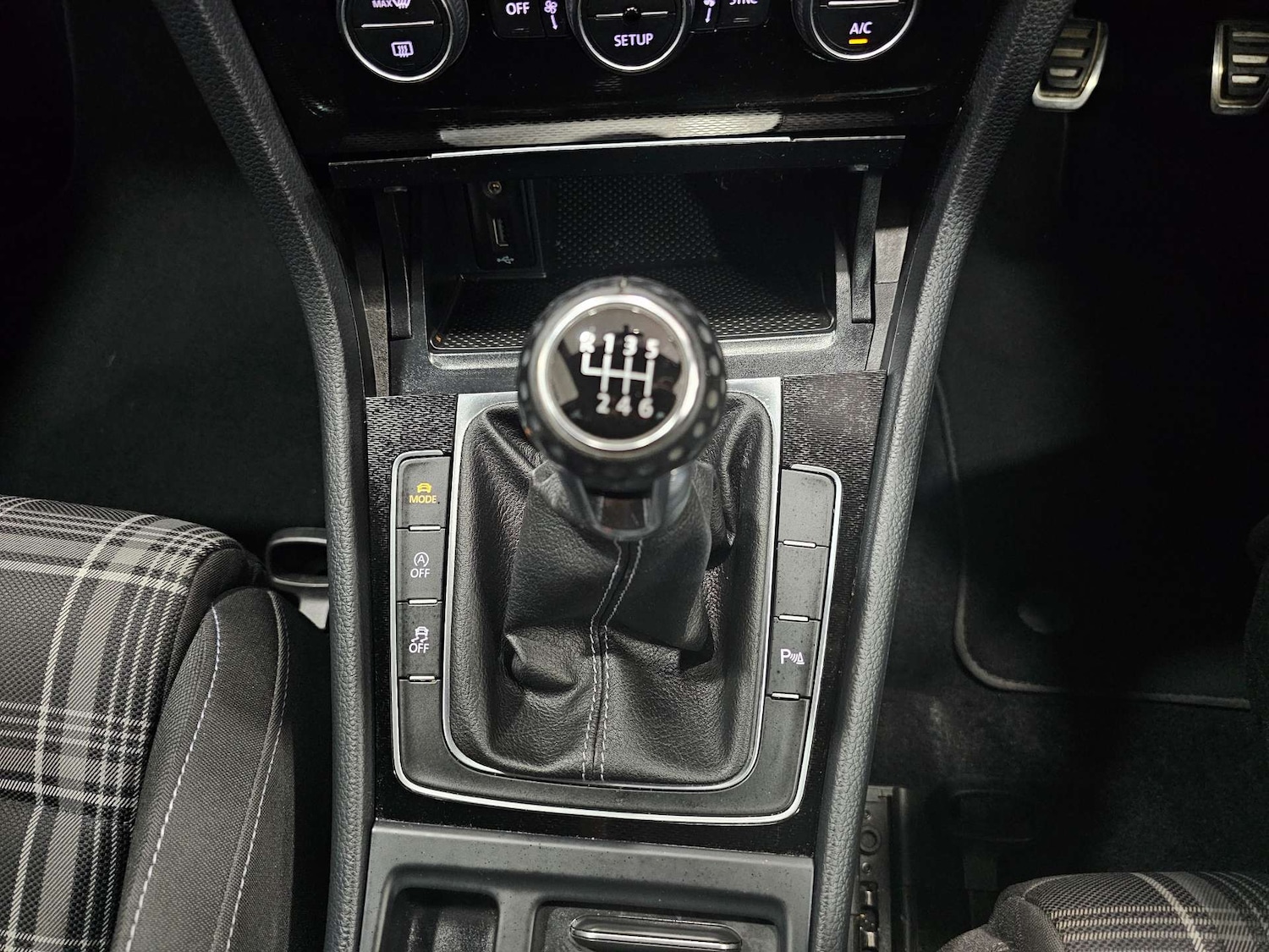 Used Volkswagen Golf 2014 for sale - 77638757: Photo 58