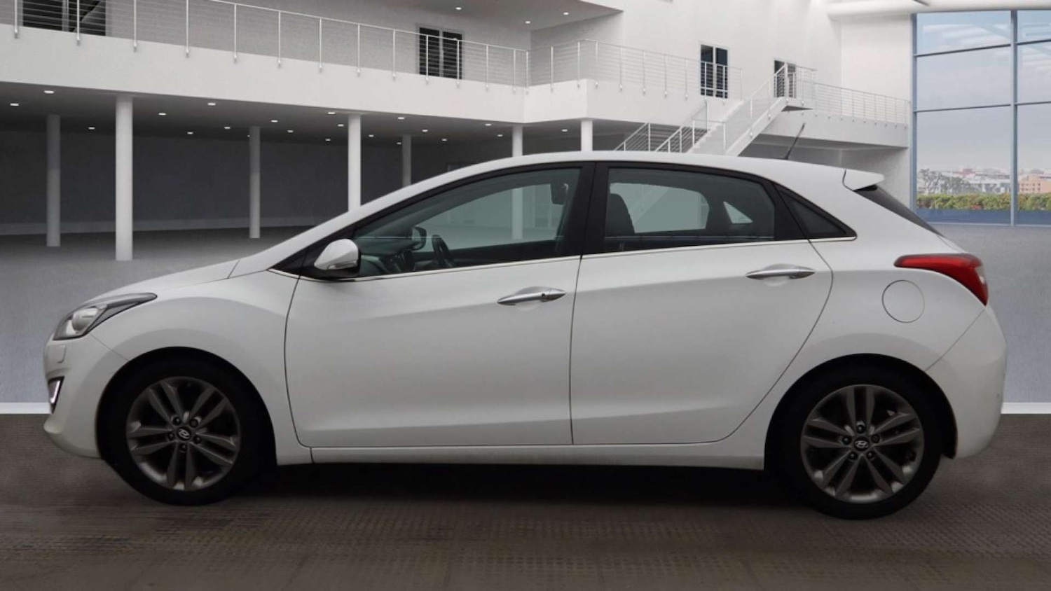 Used Hyundai i30 2015 for sale - 76972320: Photo 8