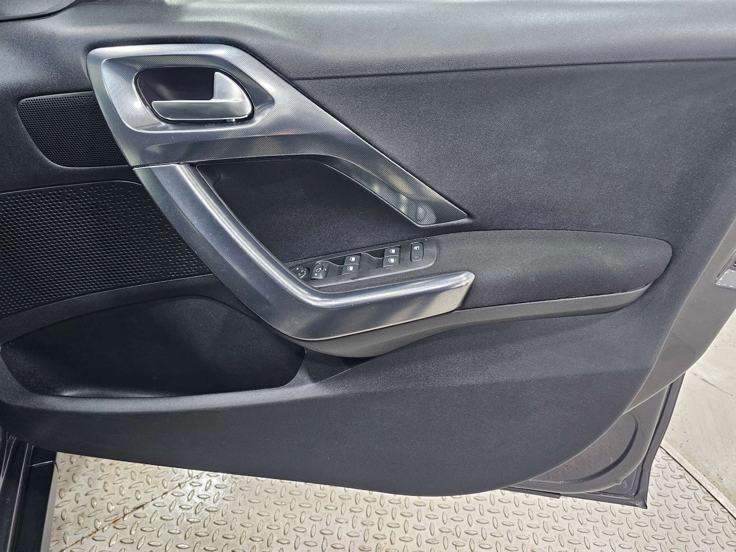 Used Peugeot 2008 2018 for sale - 76972461: Photo 47