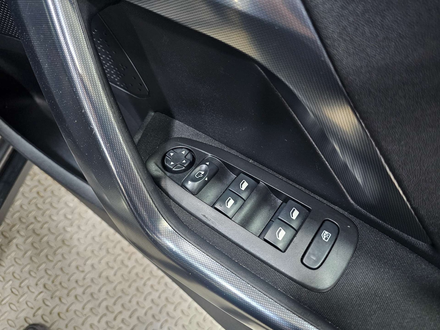 Used Peugeot 2008 2018 for sale - 76972461: Photo 48