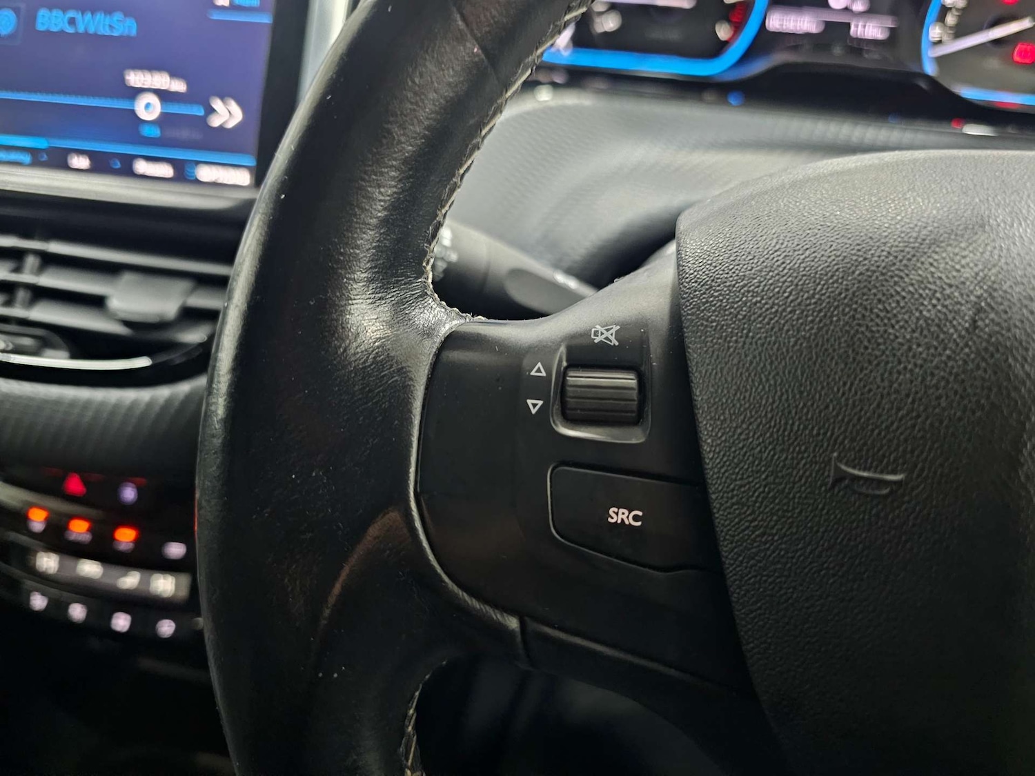 Used Peugeot 2008 2018 for sale - 76972461: Photo 52