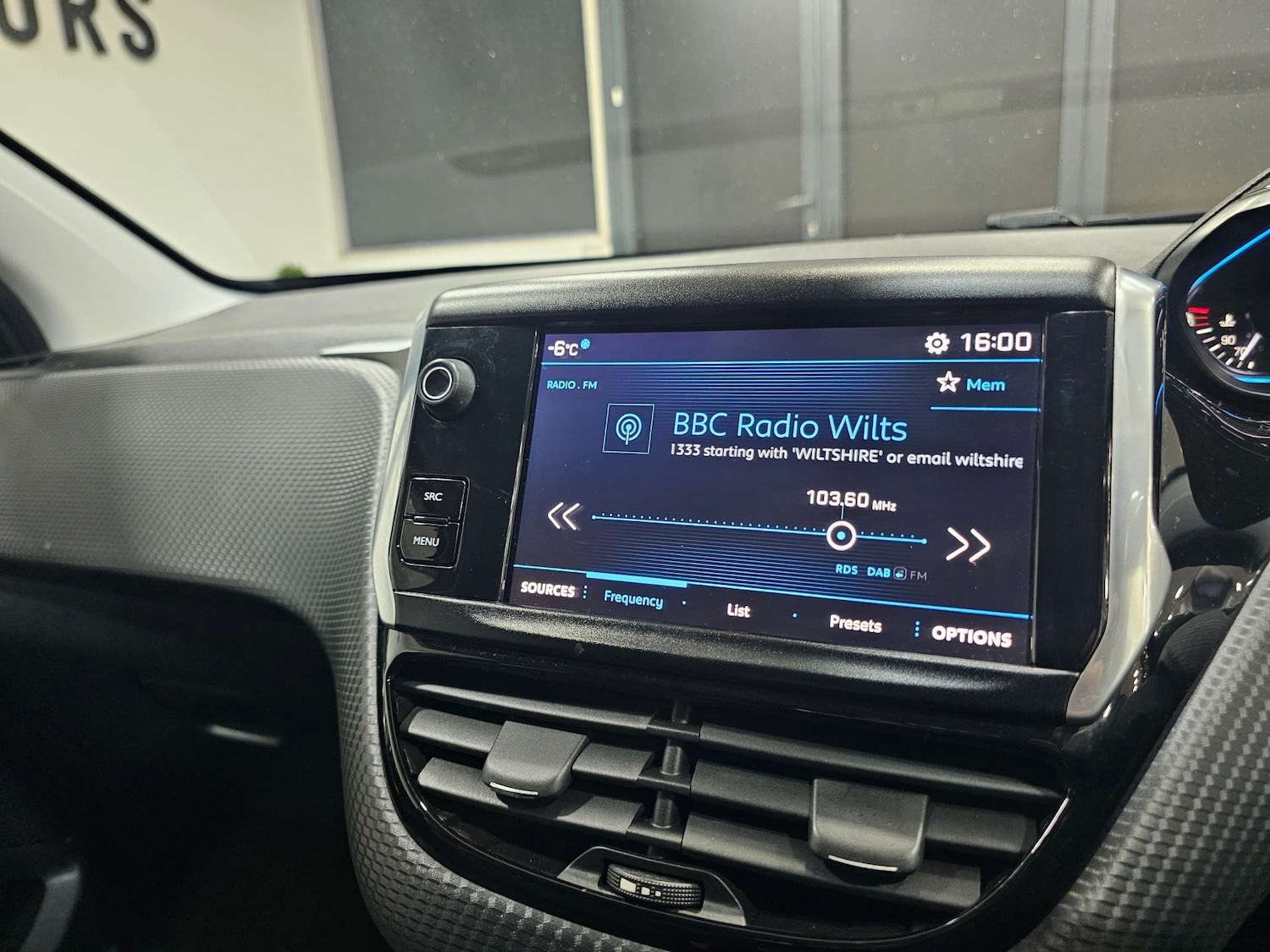 Used Peugeot 2008 2018 for sale - 76972461: Photo 63