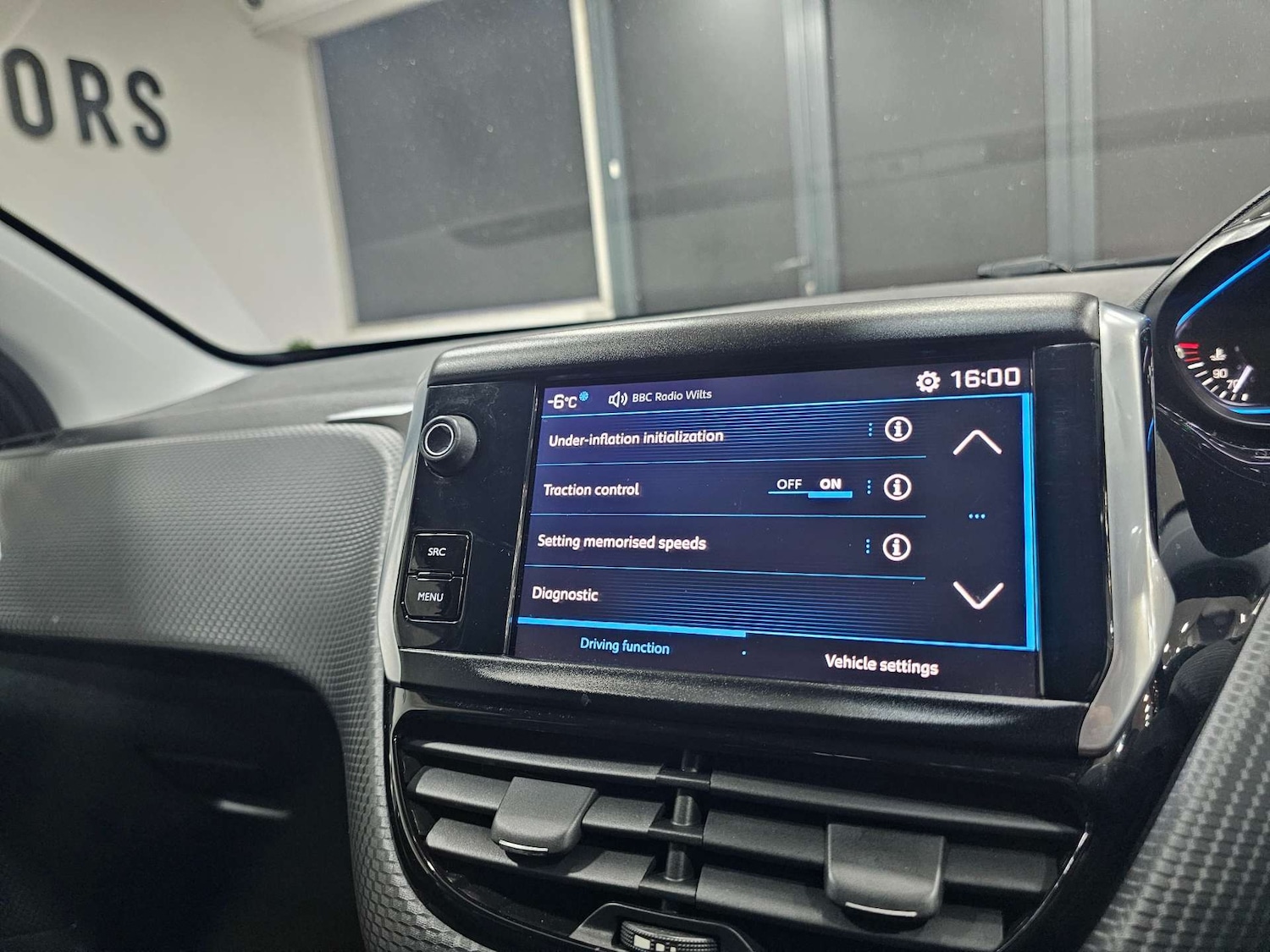 Used Peugeot 2008 2018 for sale - 76972461: Photo 65